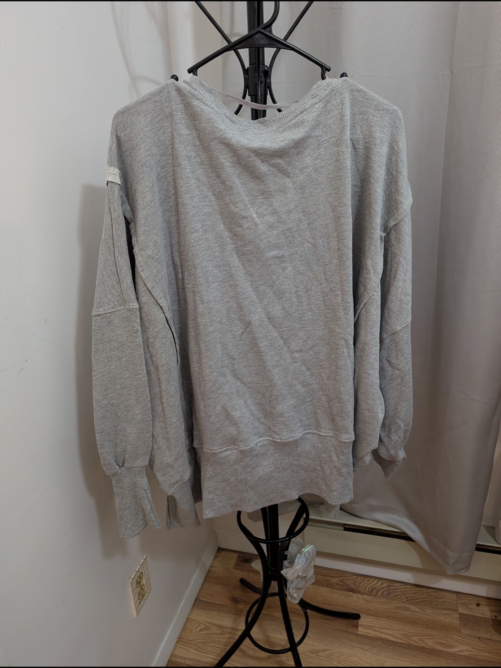 We The Free Gray "New York City" Crewneck Sweatshirt Size Medium - Picture 4 of 4